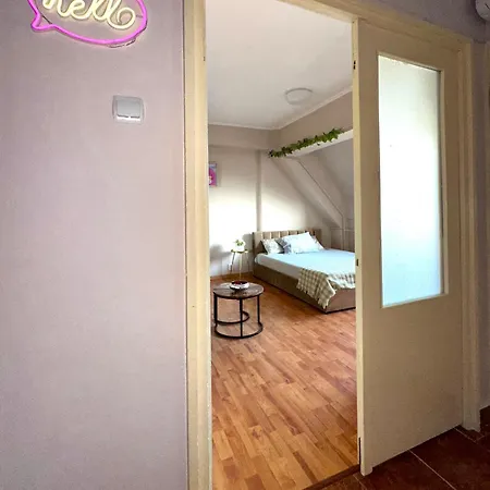 Garsoniera Langa Prefectura Lägenhet *